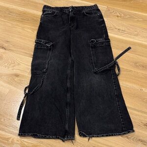 Zara Women's Black Cargo Jeans